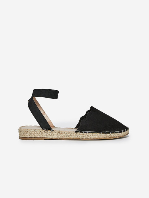 

DOROTHY PERKINS Women Black Solid Mid-Top Wide Fit Flats