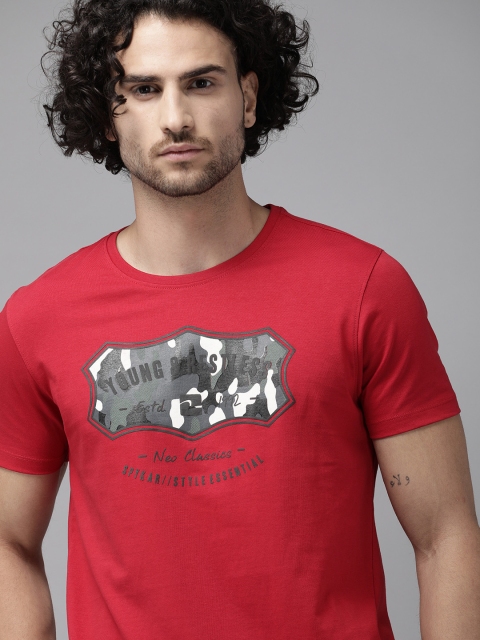 

SPYKAR Men Red Printed Round Neck Pure Cotton T-shirt