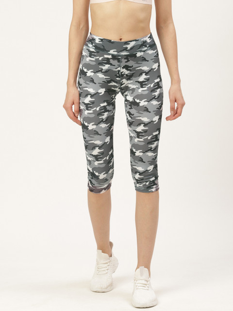 

onesport Women Charcoal Grey & Black Camouflage Print Capris