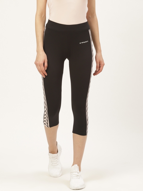

onesport Women Black Printed Detail Capris