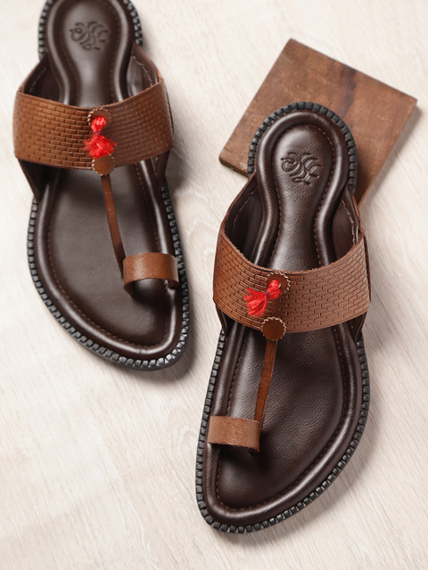 

House of Pataudi Men Coffee Brown Textured Leather One Toe Comfort Sandals