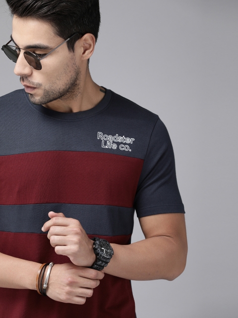 

Roadster Men Maroon & Navy Colourblocked Round Neck T-Shirt