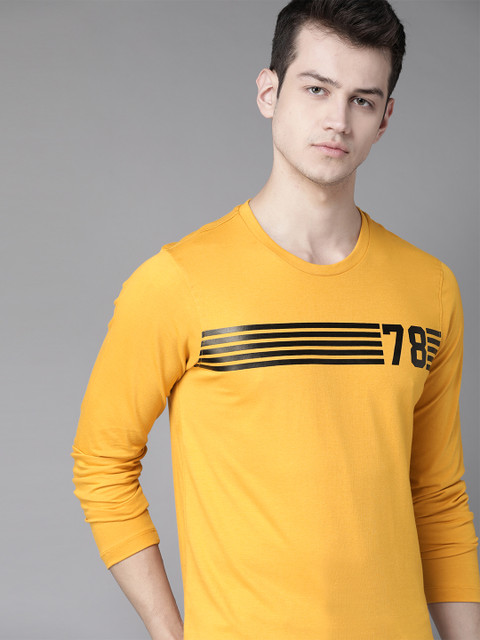 

Roadster Men Mustard Yellow Solid T-shirt with Striped Detail