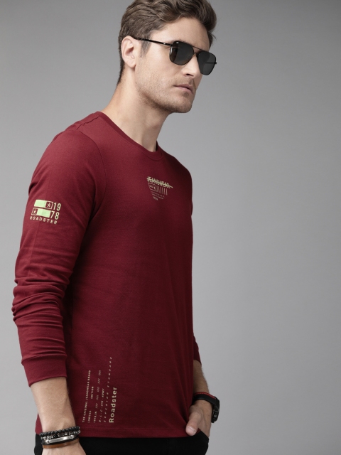 

Roadster Men Maroon Printed Round Neck T-shirt