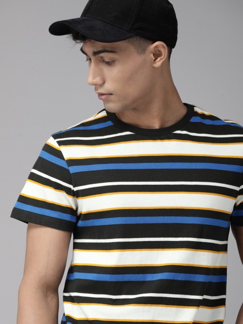 

Roadster Men White & Black Striped Round Neck T-shirt