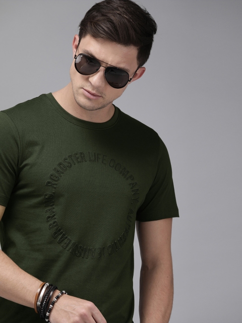 

Roadster Men Green Emboss Printed Round Neck T-shirt
