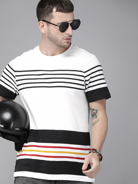 

Roadster Men White Black Striped Round Neck Pure Cotton T-shirt