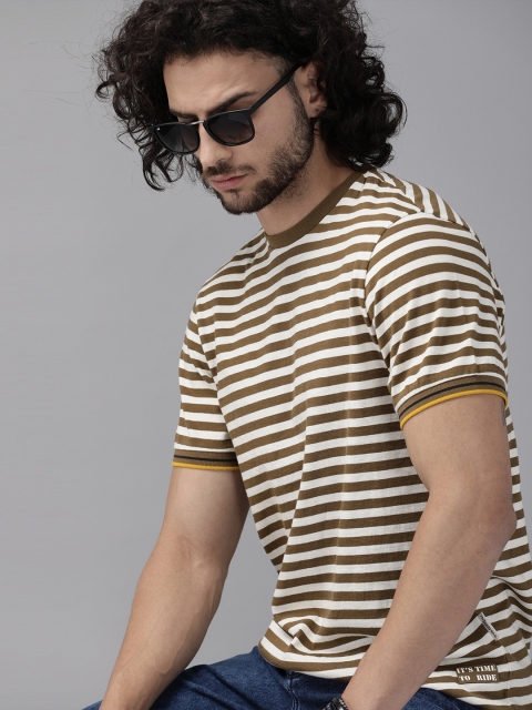

Roadster Men Brown Striped Round Neck T-shirt