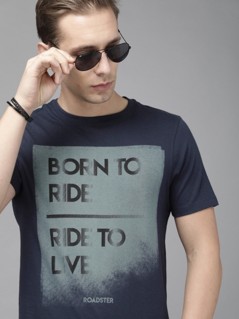 

Roadster Men Navy Blue Printed Round Neck T-shirt