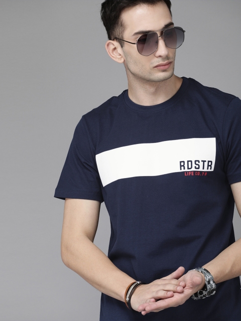 

Roadster Men Navy Blue Printed Round Neck Pure Cotton T-shirt