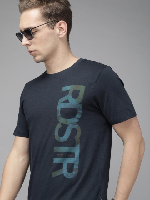 

Roadster Men Navy Blue Printed Round Neck T-shirt