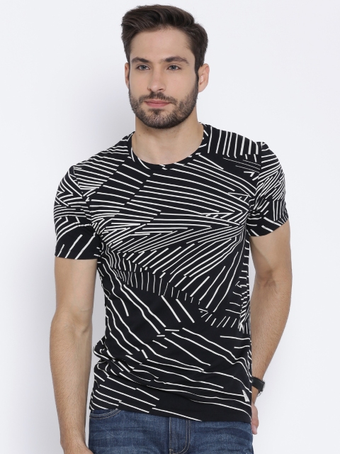 

United Colors of Benetton Black Printed T-shirt