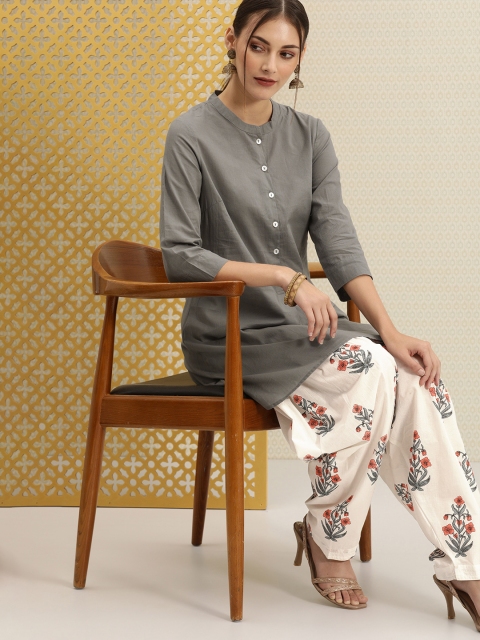 

House of Pataudi Women Grey Solid Kurta with Patiala