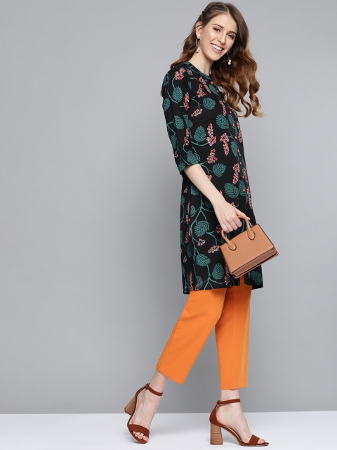 

HERE&NOW Women Black & Green Floral Print Straight Kurta
