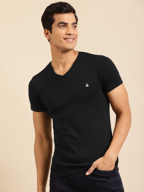 United Colors of Benetton Men Black Solid Pure Cotton V-Neck T-shirt