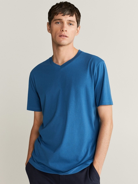 

MANGO MAN Blue Organic Cotton Solid V-Neck Organic Cotton T-shirt