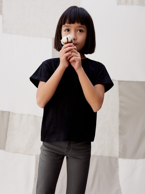 

Mango Kids Girls Black Solid Round Neck Sustainable T-shirt