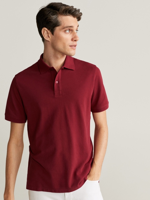 

MANGO MAN Maroon Solid Polo Collar T-shirt