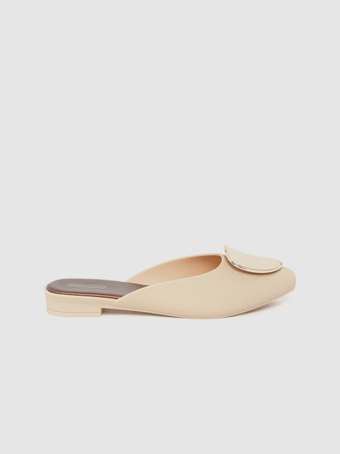 

DressBerry Women Beige Solid Mules