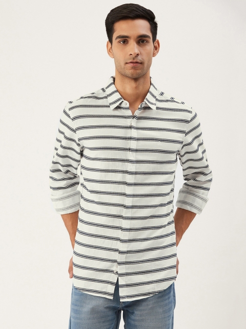 

United Colors of Benetton Men Off-White & Navy Blue Regular Fit Striped Casual Shirt