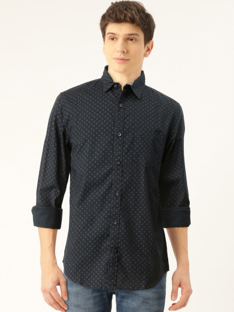 

United Colors of Benetton Men Navy Blue Regular Fit Paisley Print Casual Shirt