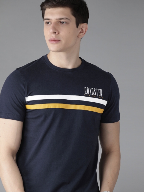 

Roadster Men Navy Blue & White Aloe Vera Finish Striped Round Neck T-shirt