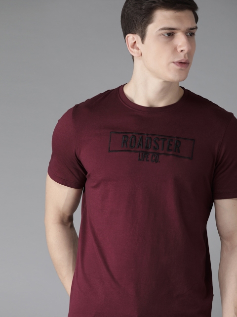 

Roadster Men Burgundy Aloe Vera Finish Solid Round Neck T-shirt