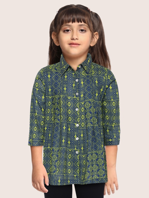 

Sangria Girls Navy Blue & Fluorescent Green Ethnic Print Pleated Shirt Style Top