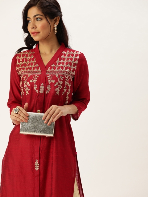 

Varanga Women Red & Gold-Toned Embroidered Straight Kurta