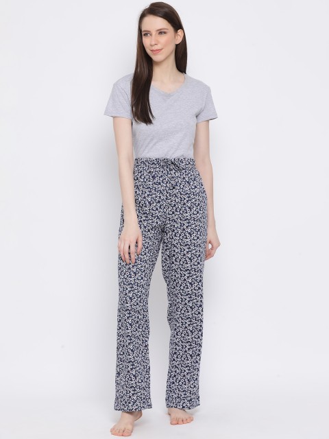 

Oxolloxo Women Navy Blue & White Printed Lounge Pants