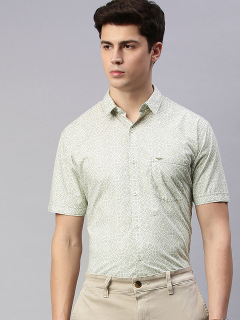 

Park Avenue Men White & Green Slim Fit Geometric Printed Smart Casual Shirt