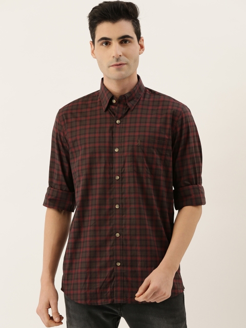 

Burnt Umber Men Brown & Red Regular Fit Checked Casual Shirt