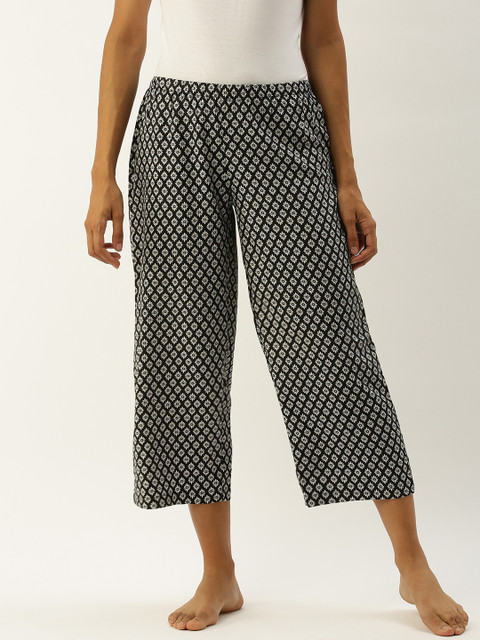 

Slumber Jill Women Black & White Printed Regular Fit Lounge Capris