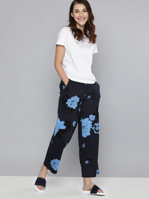 

Mast & Harbour Women White & Navy Blue Floral Printed Night suit