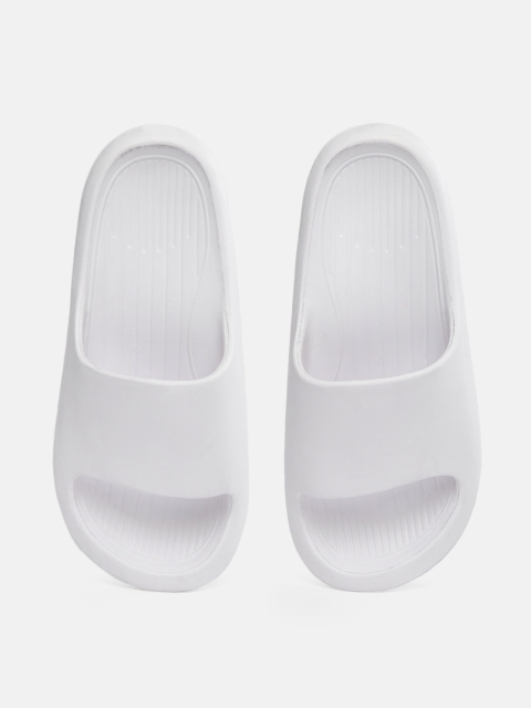 

Mast & Harbour Men White Solid Sliders