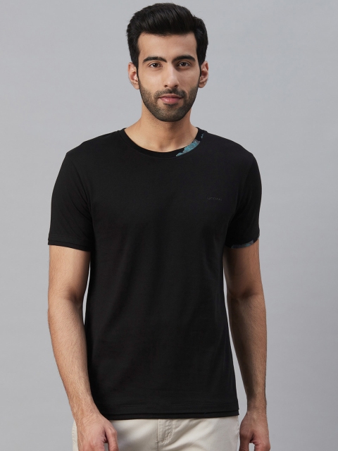 

Blackberrys Men Black Slim Fit Solid Round Neck T-shirt