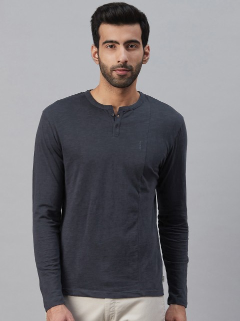 

Blackberrys Men Navy Blue Solid Slim Fit Henley Neck T-shirt