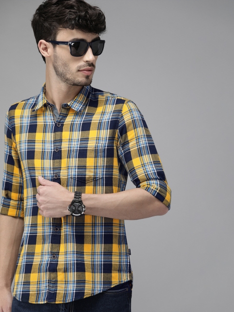 

Pepe Jeans Men Yellow & Navy Blue Regular Fit Checked Casual Shirt