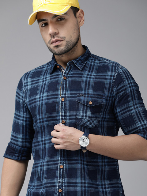 

Pepe Jeans Men Navy Blue & Blue ROOST LS Regular Fit Checked Casual Shirt