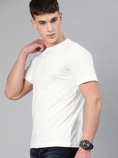 

BE AWARA Men White Solid Round Neck Pure Cotton T-shirt