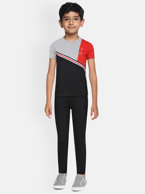 

Sweet Dreams Boys Grey Melange & Black Colourblocked Night Suit