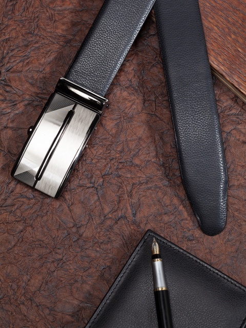 

HIGHLANDER Men Black & Brown Solid Reversible Belt