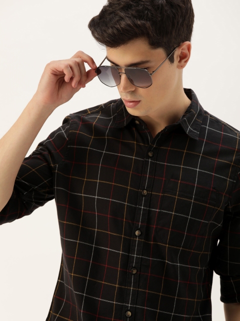

SINGLE Men Black & Red Slim Fit Checked Casual Shirt