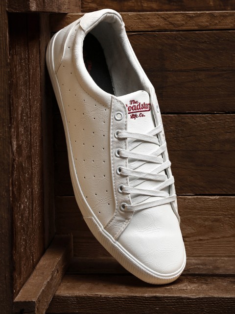 

Roadster Men Off-White Sneakers