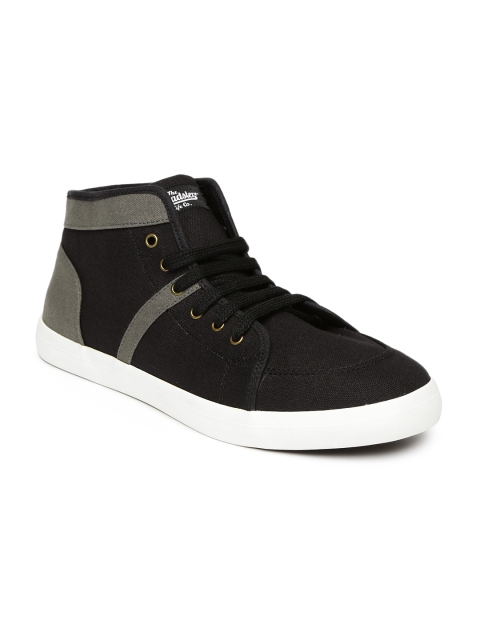 

Roadster Men Black Casual Shoes