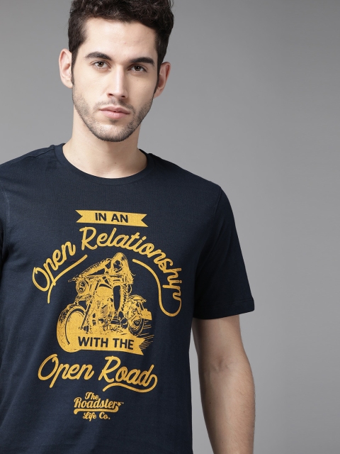 

Roadster Men Navy Blue & Mustard Yellow Biker Print Round Neck T-shirt