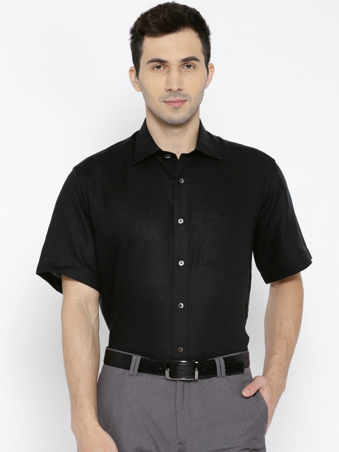 

ColorPlus Men Black Neo Classic Fit Solid Semiformal Shirt