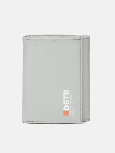 

Roadster Men Grey Solid Three Fold Wallet