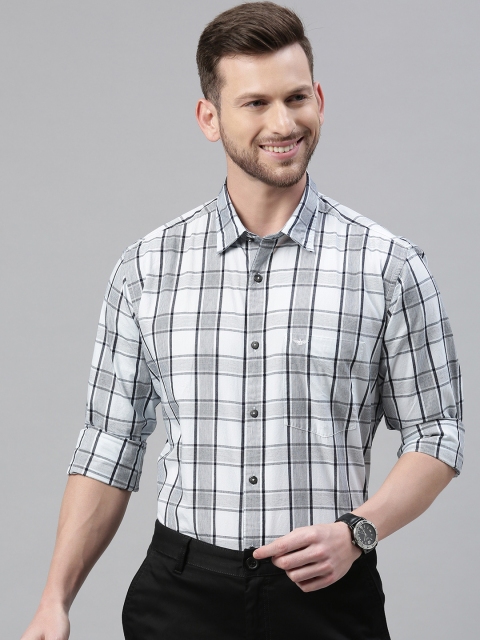 

Park Avenue Men White & Black Slim Fit Checked Casual Shirt