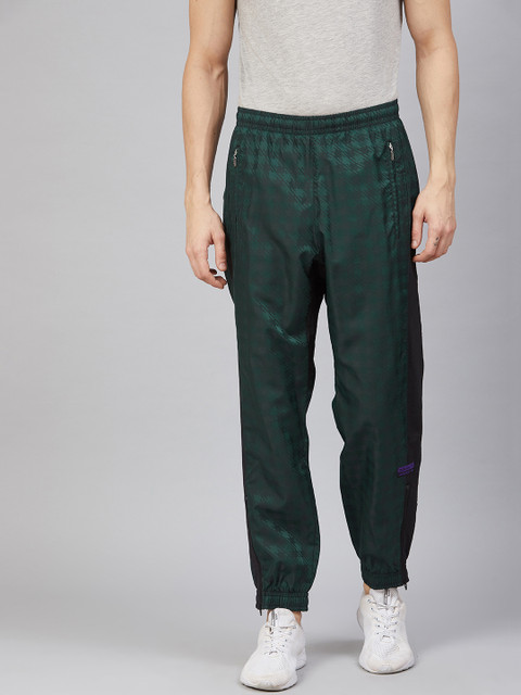

ADIDAS Originals Men Green & Black Checked Joggers